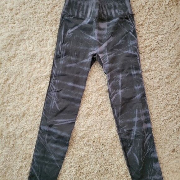 Lululemon Ebb to Street leggings - Picture 6 of 6